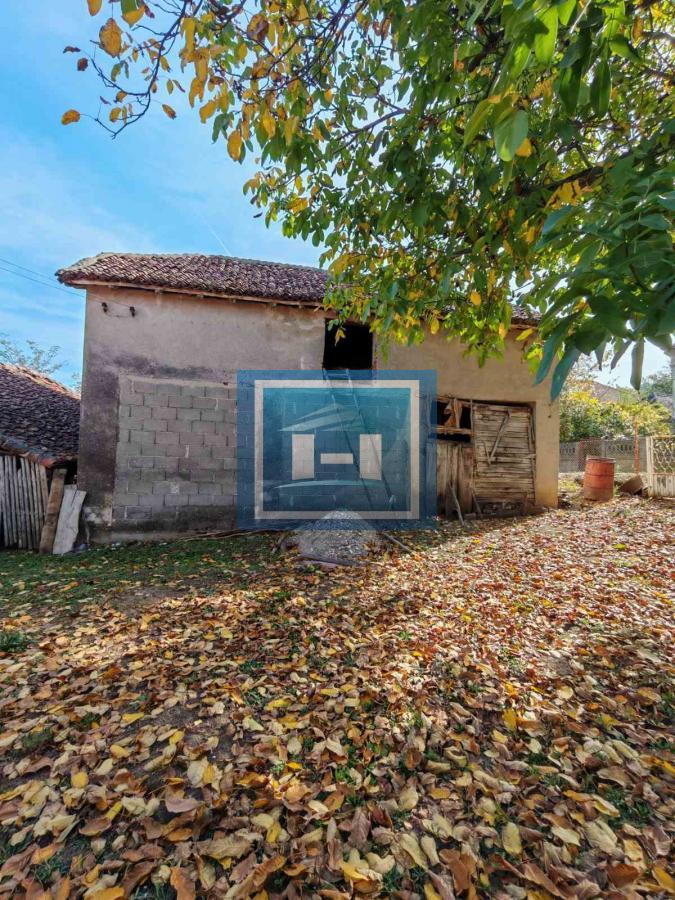 Na prodaju seosko domaćinstvo u Donjoj Mutnici kod Paraćina