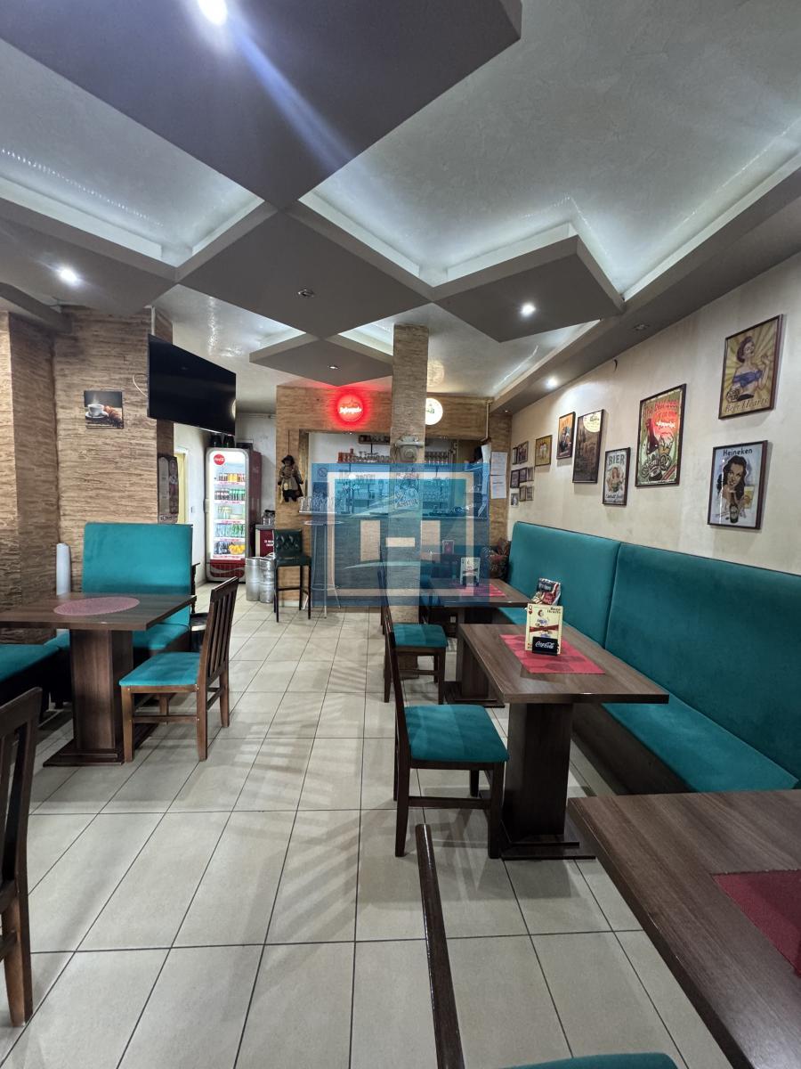 Razrađen lokal 42m2 sa baštom od 23m2