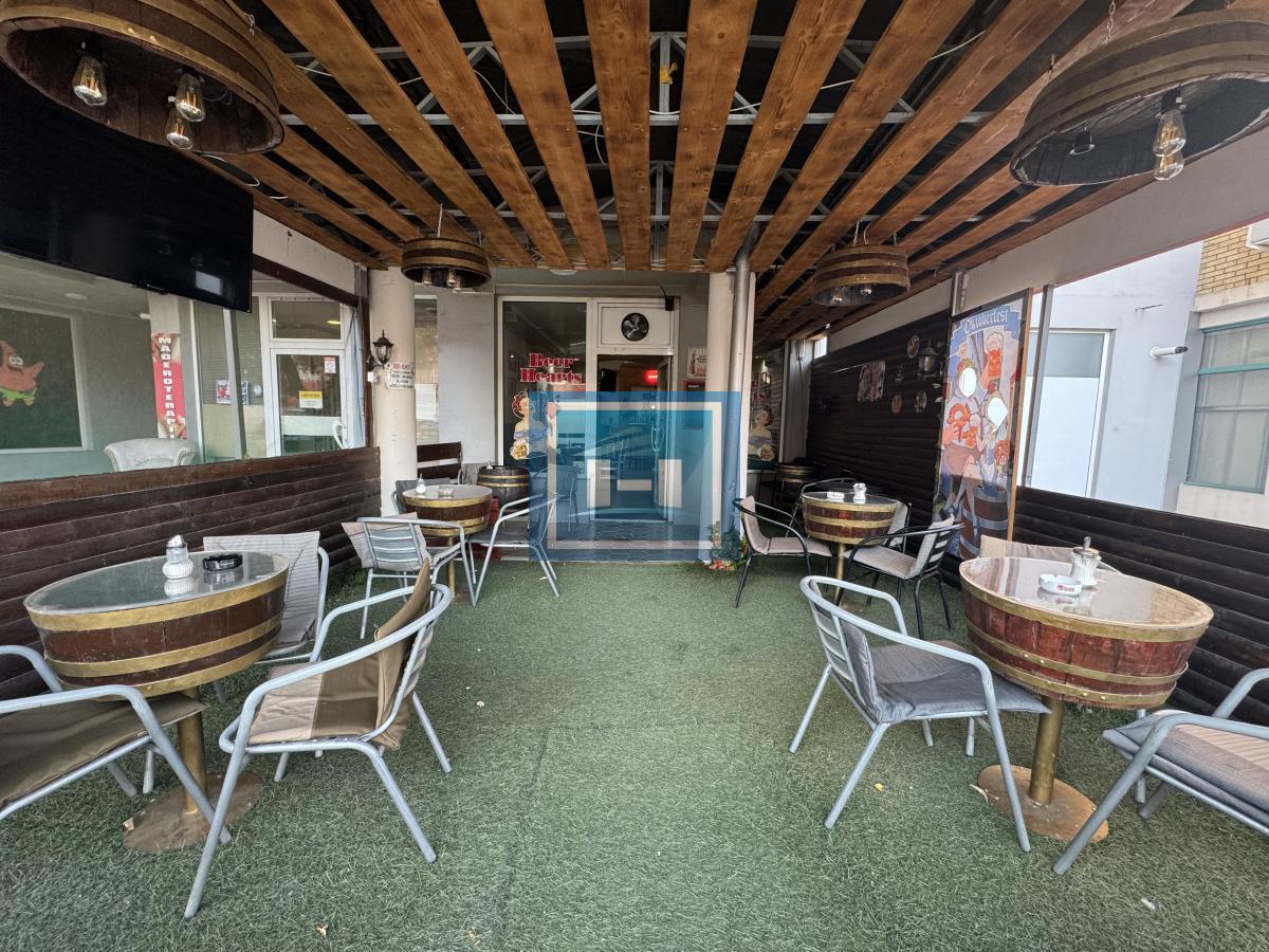 Razrađen lokal 42m2 sa baštom od 23m2