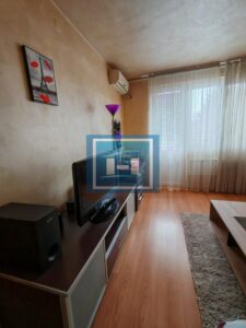 PRELEP, POTPUNO RENOVIRAN STAN U SAMOM CENTRU GRADA – POGLED NA TRG!