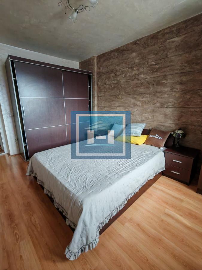 PRELEP, POTPUNO RENOVIRAN STAN U SAMOM CENTRU GRADA – POGLED NA TRG!