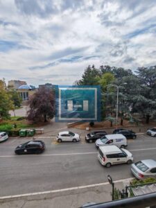 PRELEP, POTPUNO RENOVIRAN STAN U SAMOM CENTRU GRADA – POGLED NA TRG!