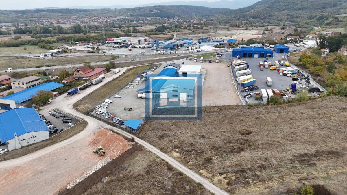 IZDAJEMO HALU OD 675 m² NA TOP LOKACIJI – IDEALNA ZA OZBILJNO POSLOVANJE!