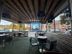 Razrađen lokal 42m2 sa baštom od 23m2