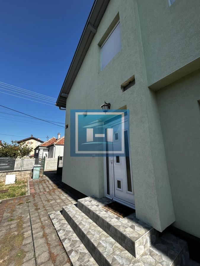 Izdajemo potpuno renoviran stan u kući, sa odvojenom spavaćom sobom – Gložđak, Paraćin