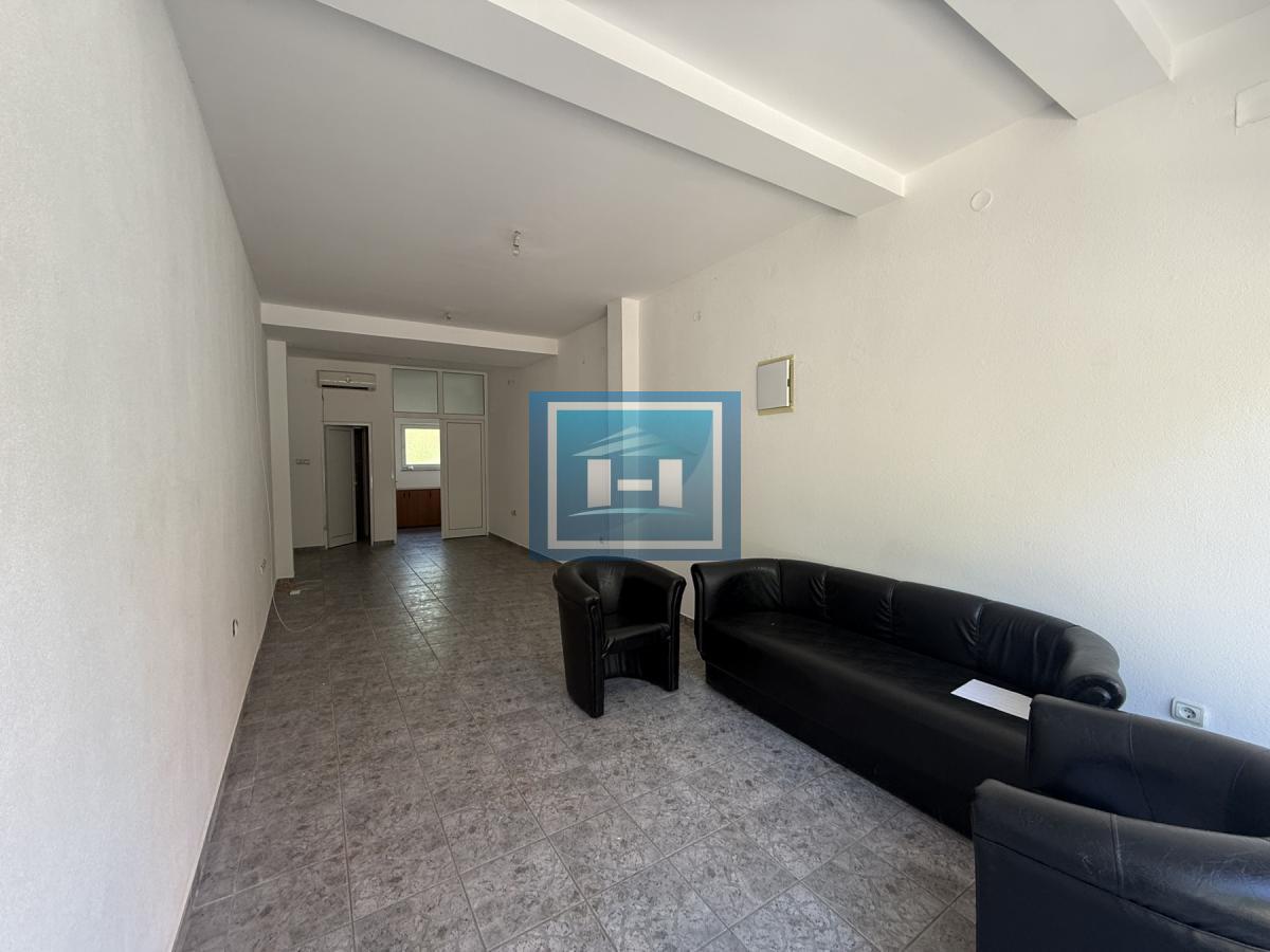 Lokal 77m² u centru Jagodine