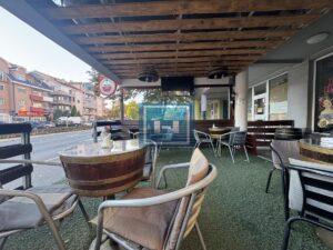 Razrađen lokal 42m2 sa baštom od 23m2